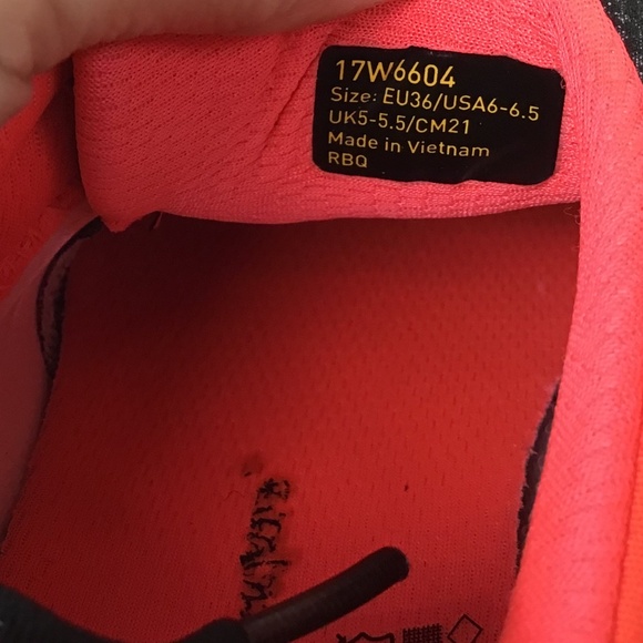 NWOT Vibram FiveFingers Running Shoe - Picture 9 of 12